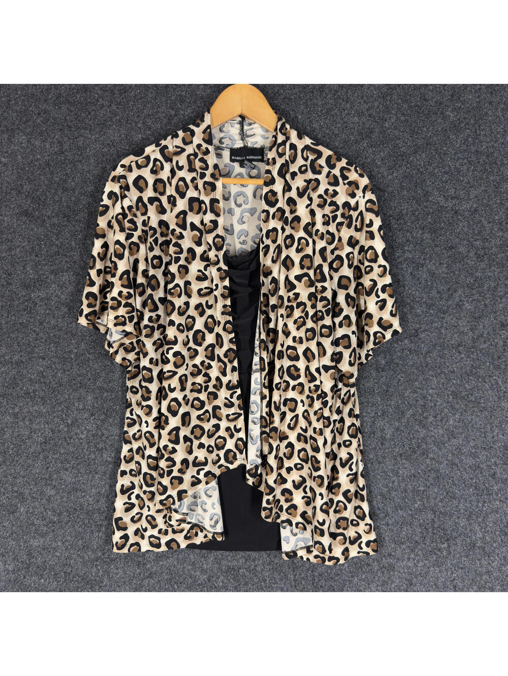Isabella Rodriguez Top Women 3X Plus Beige Animal Print Short Sleeve Round Neck